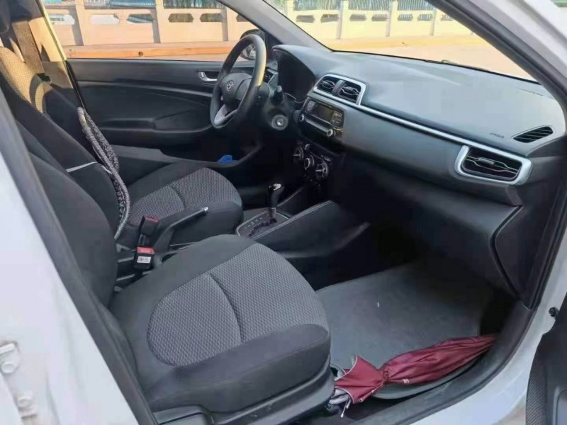 保定19年现代悦动6