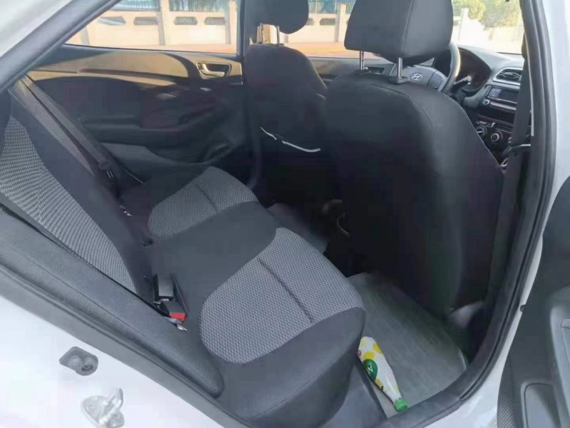 保定19年现代悦动7