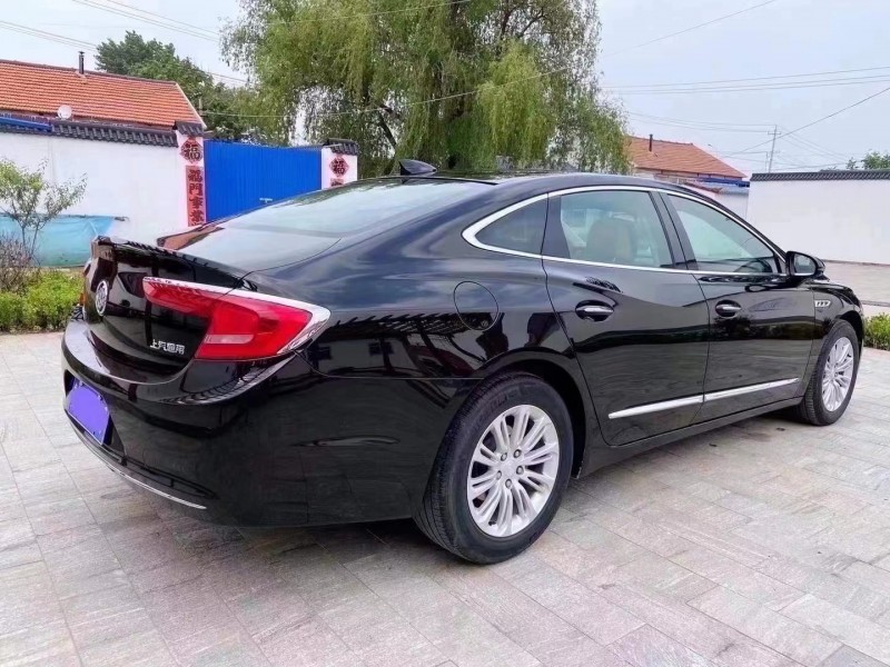 潍坊18年别克君越7