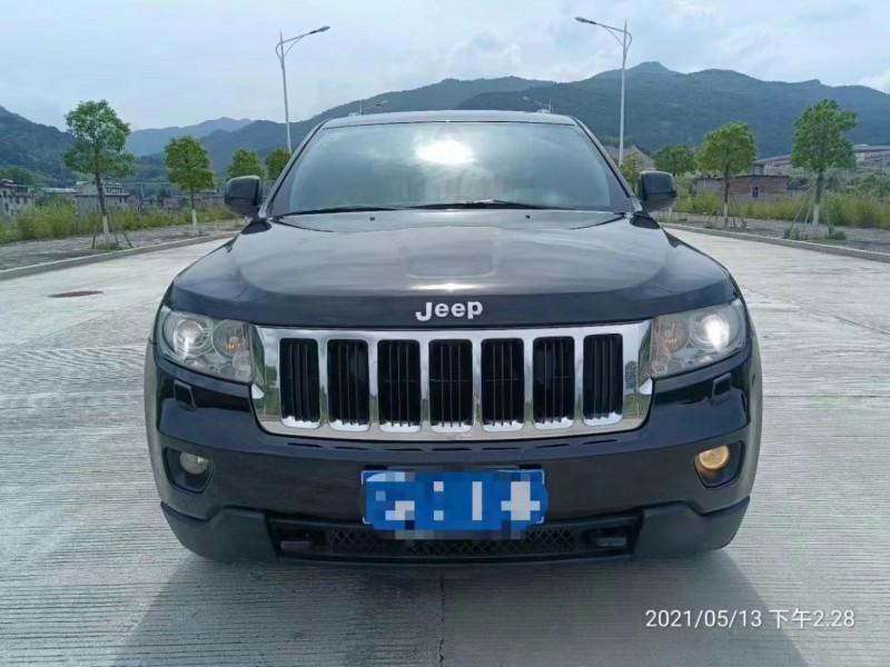 三明13年Jeep大切諾基1
