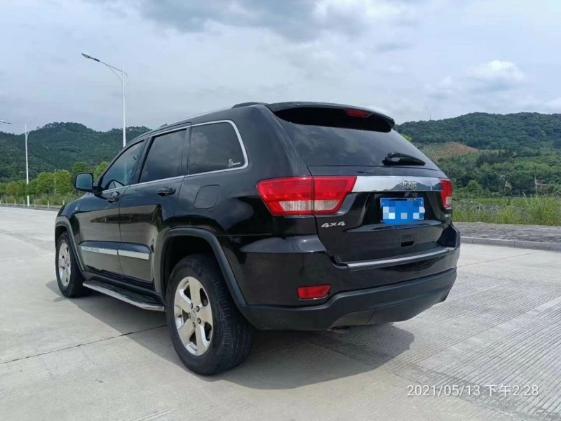 三明13年Jeep大切諾基8