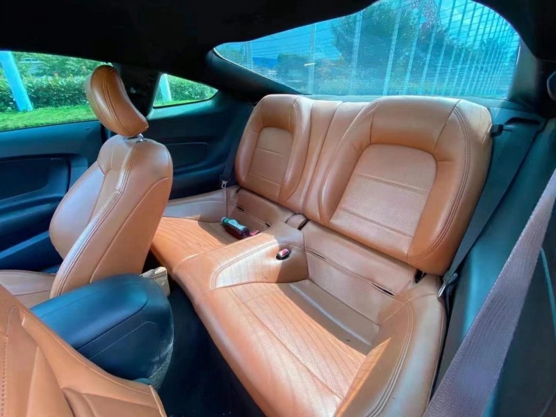 济宁16年福特野马4