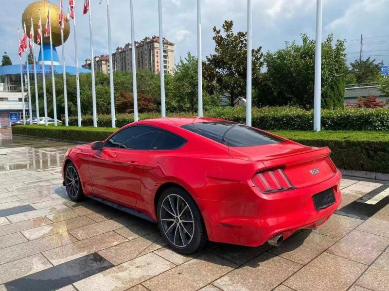 济宁16年福特野马8