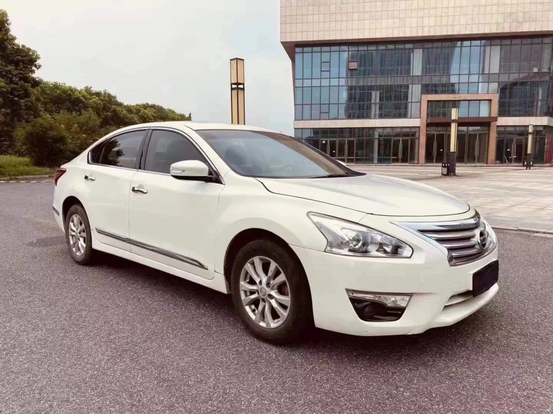 嘉興13年日產天籟6