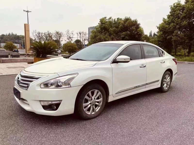 嘉興13年日產天籟7
