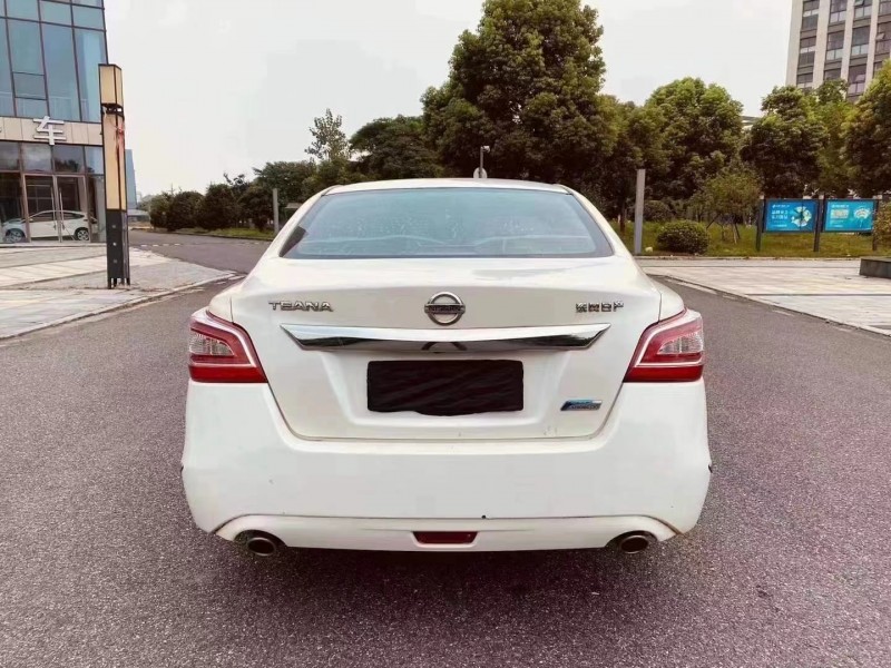 嘉興13年日產天籟1