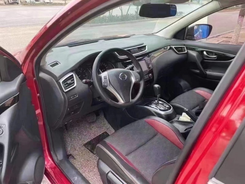 武汉17年日产逍客4