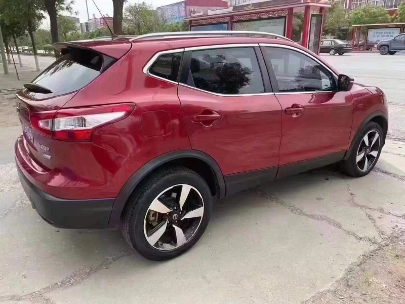 武汉17年日产逍客2