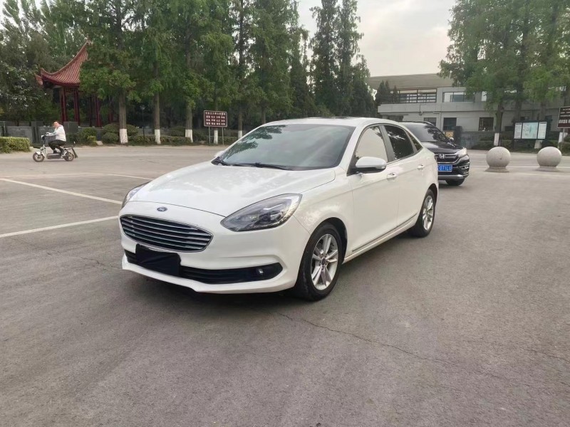 徐州19年福特福睿斯3
