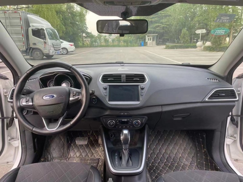 徐州19年福特福睿斯4