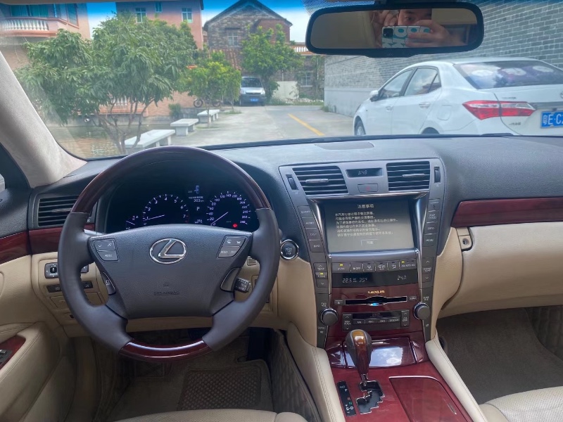 佛山08年雷克萨斯LS8