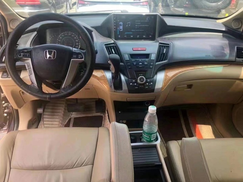 保定11年本田奥德赛8