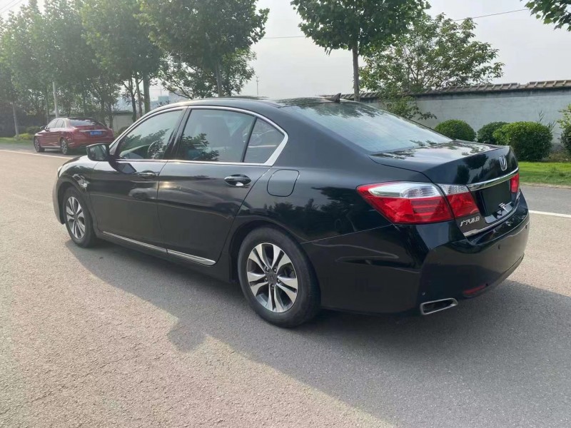 徐州16年本田雅阁8