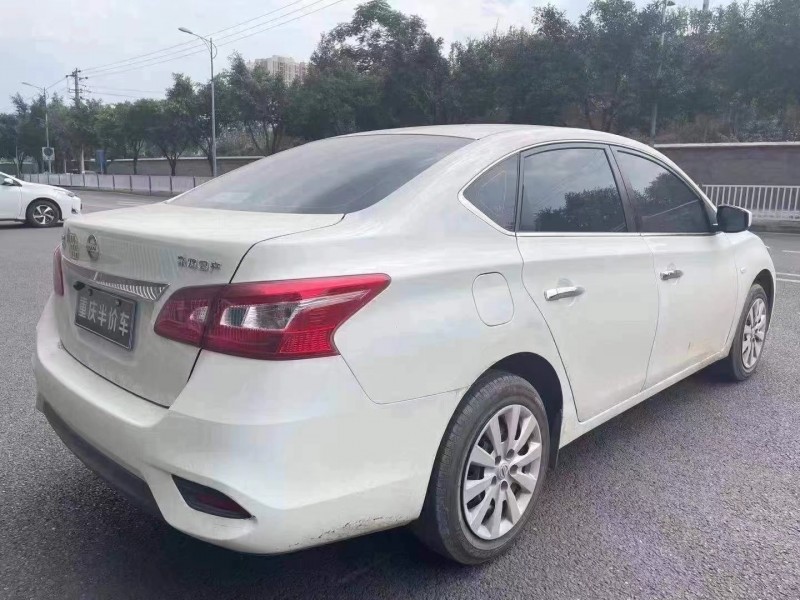 重慶20年日產軒逸6
