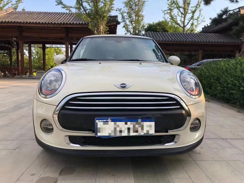 秦皇島17年寶馬MINI1