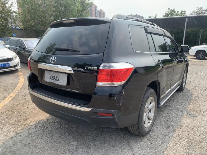 保定13年丰田汉兰达7