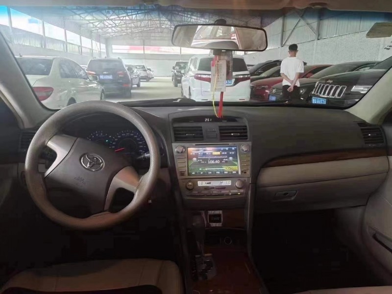 保定14年丰田凯美瑞8