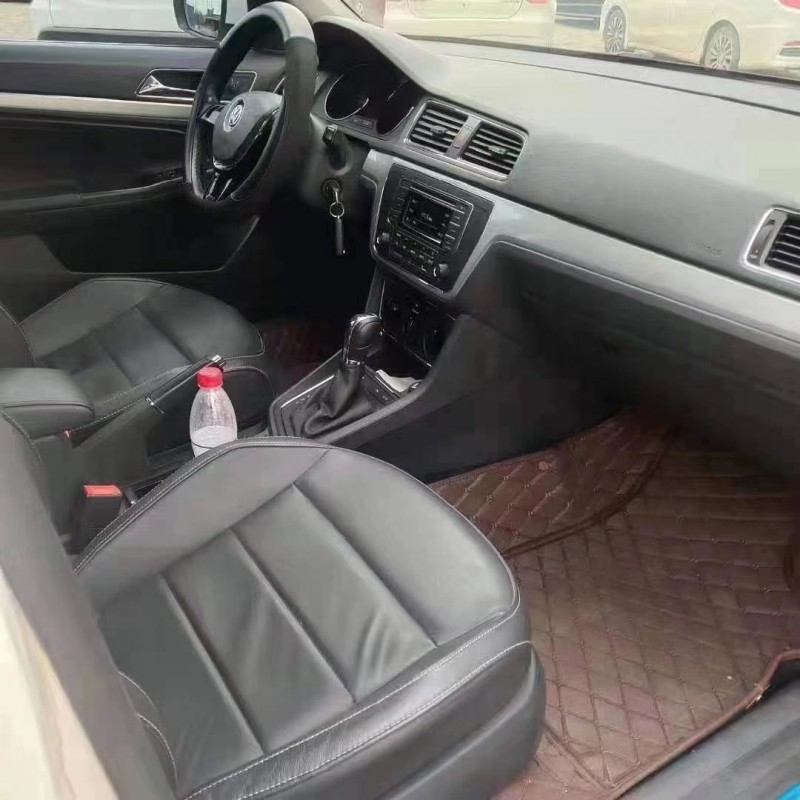 保定17年大众朗行9