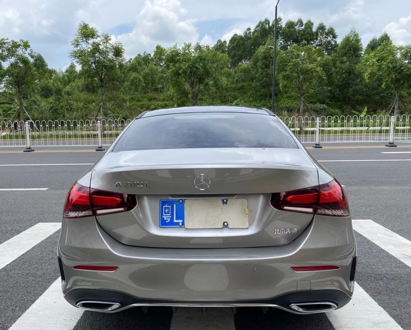 广州21年奔驰A1