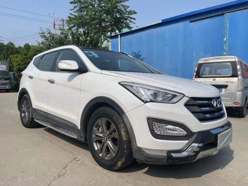 青岛13年现代全新胜达2