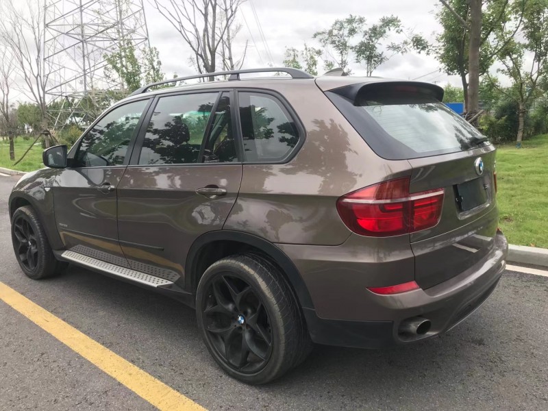 青岛11年宝马X56