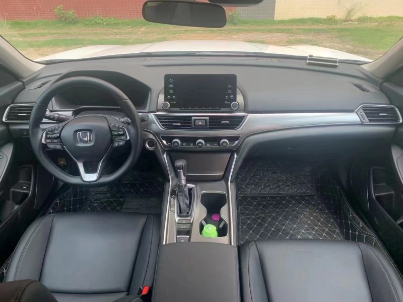 佛山21年本田雅阁8