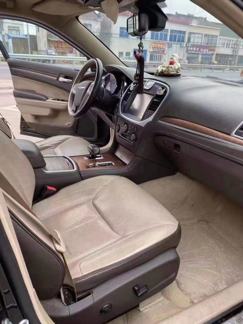 北京13年克萊斯勒300C6