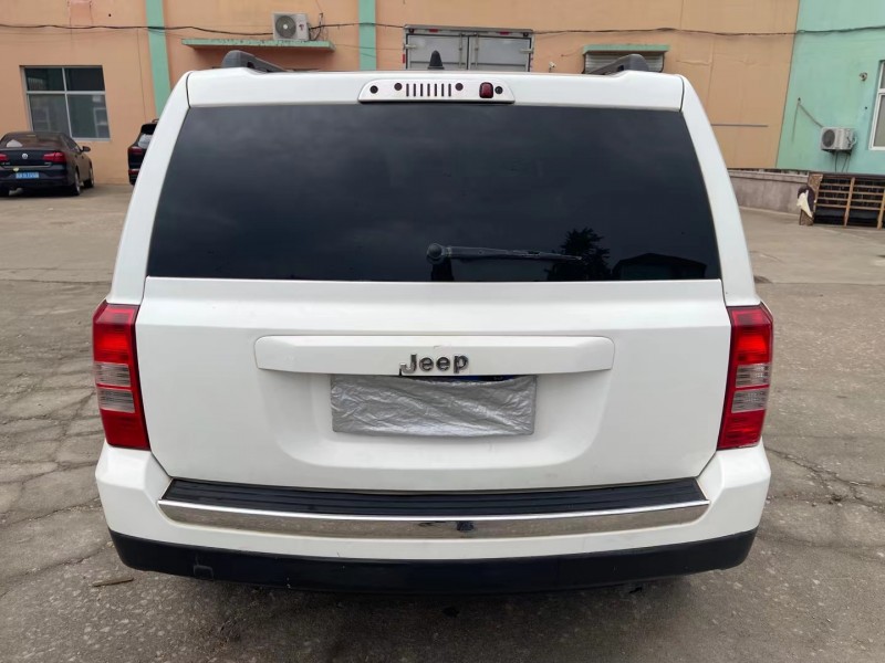 青島12年Jeep自由客9