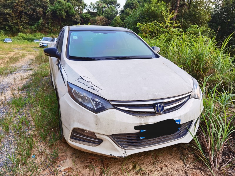 重慶18年長安汽車致尚3