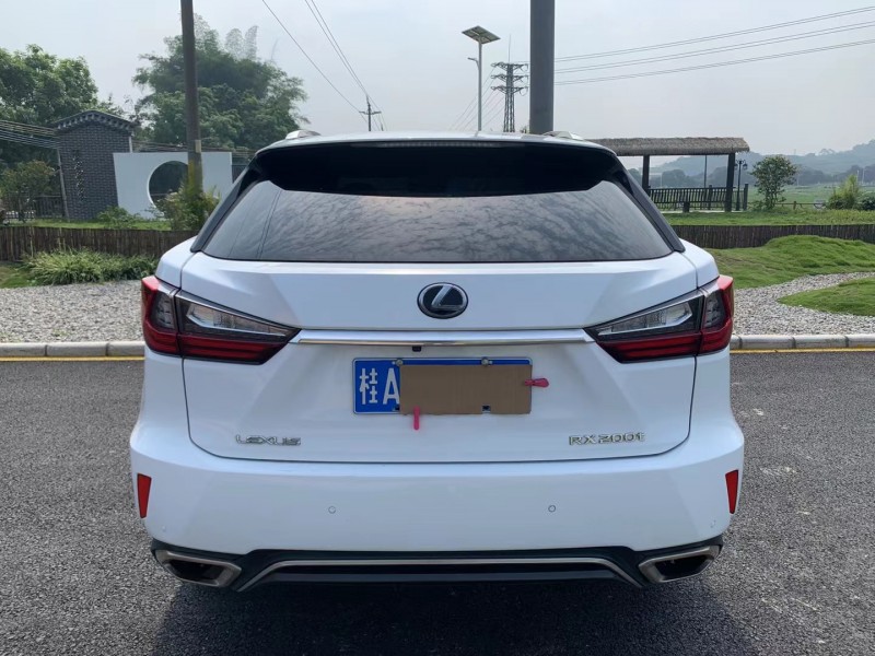 广州16年雷克萨斯RX8