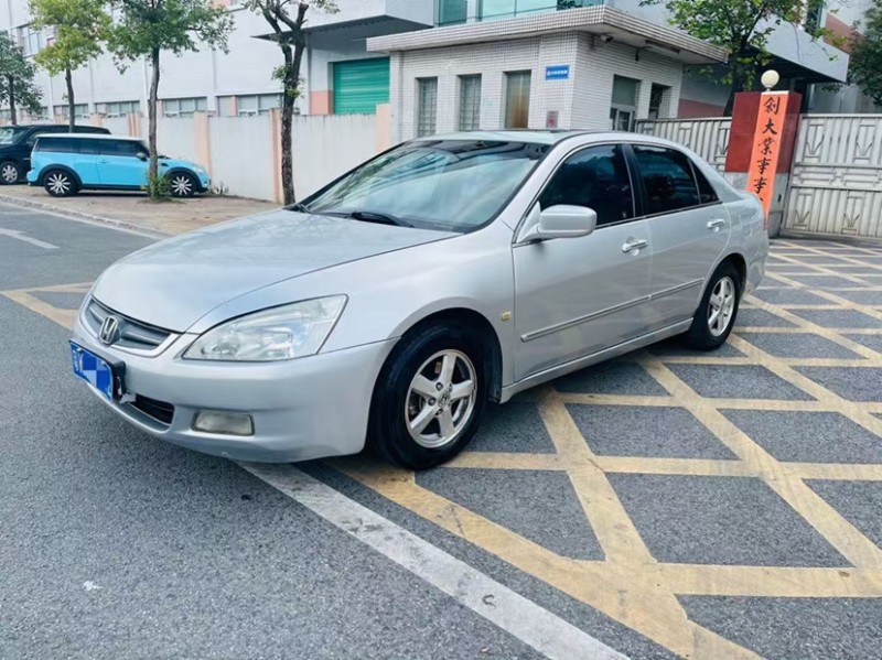 东莞07年本田雅阁3