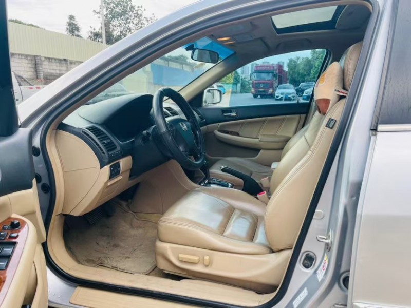 东莞07年本田雅阁6