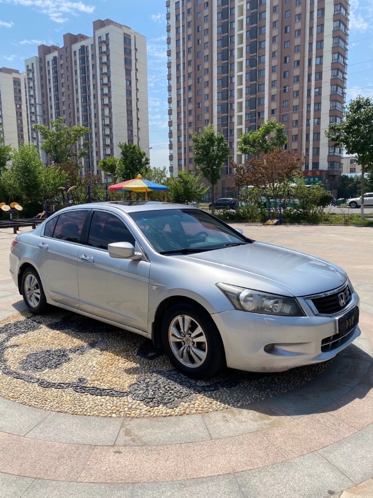 青岛10年本田雅阁7