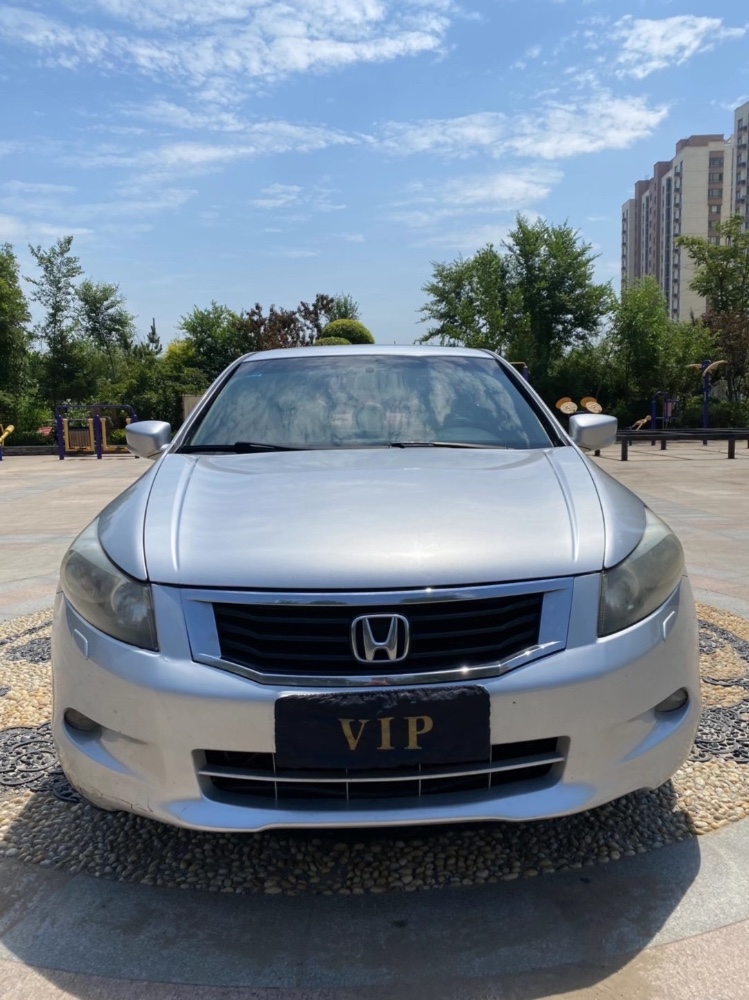 青岛10年本田雅阁9