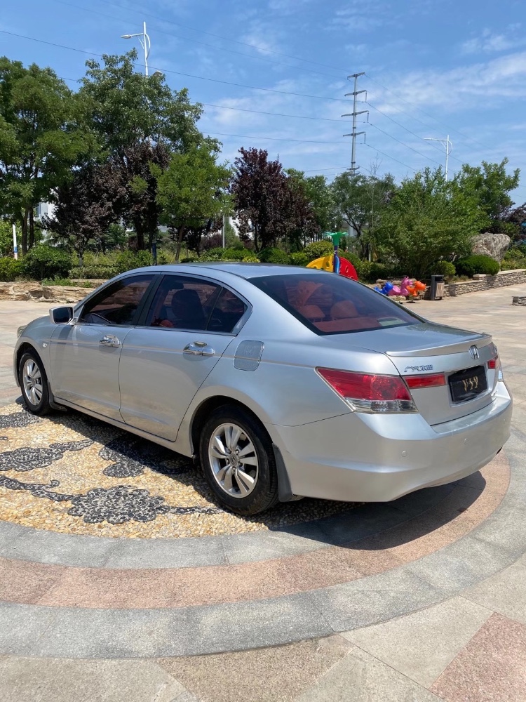青岛10年本田雅阁5