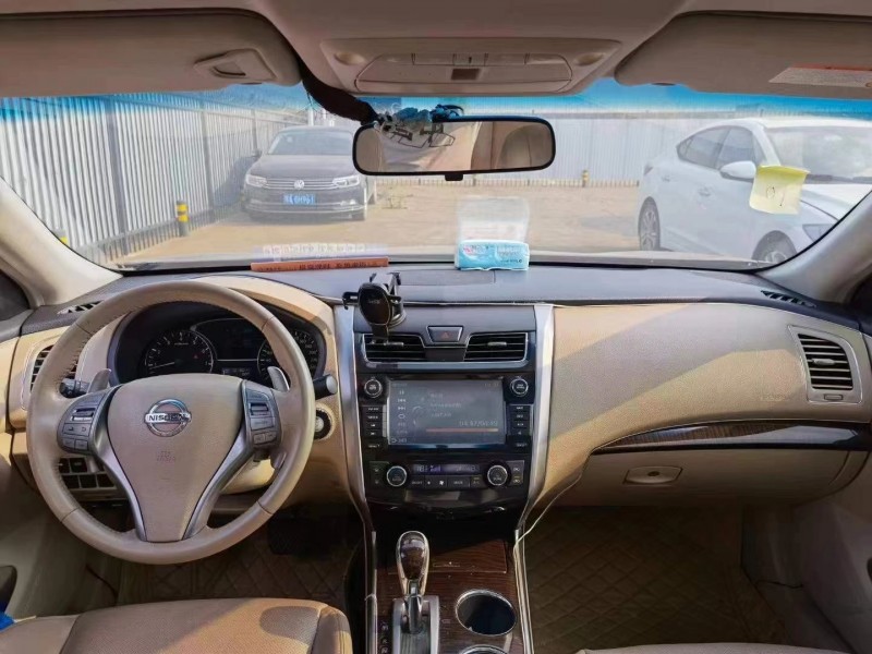 恩施13年日產天籟4