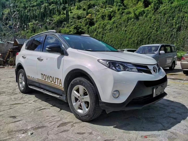 貴陽14年豐田RAV43