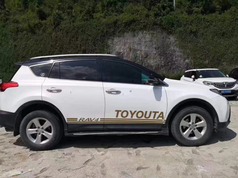 貴陽14年豐田RAV47