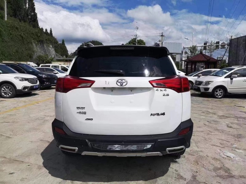 貴陽14年豐田RAV48