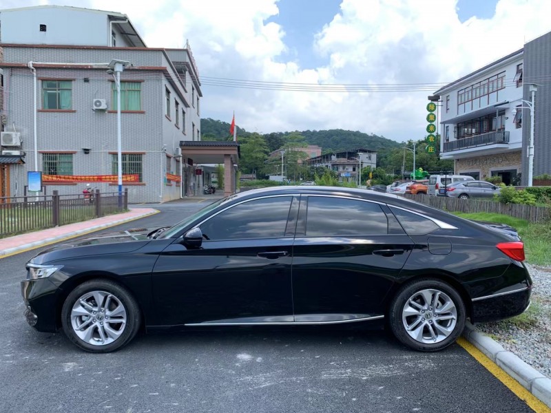 广州20年本田雅阁5