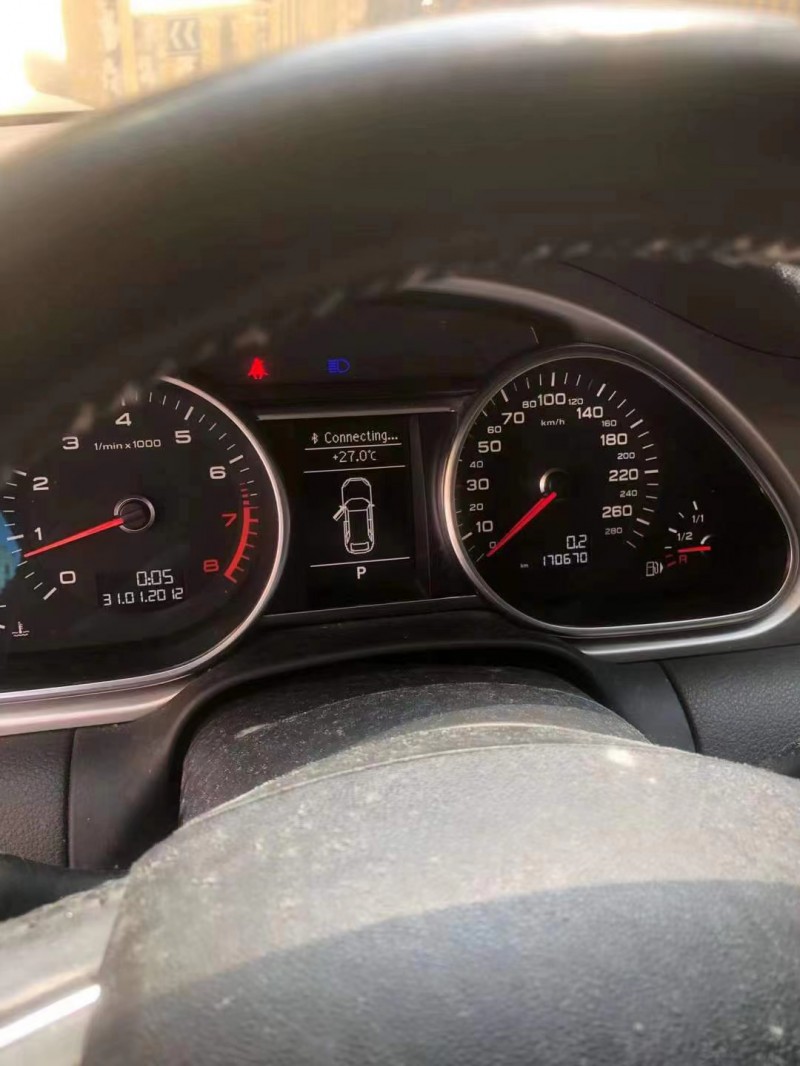 贛州12年奧迪Q76