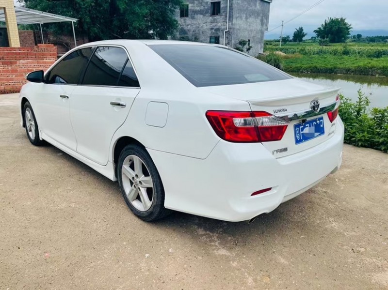 东莞14年丰田凯美瑞8