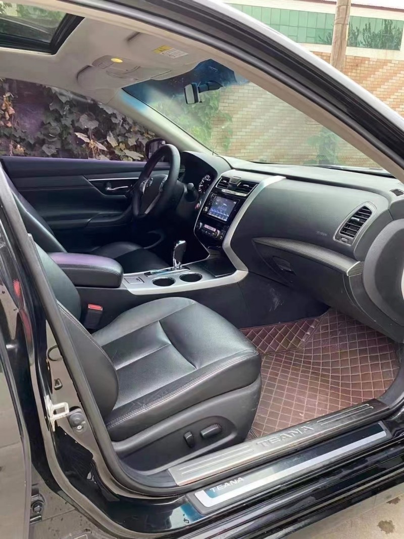 保定18年日产天籁5