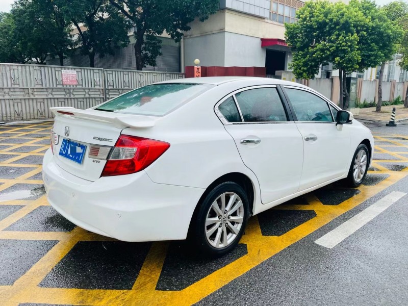 东莞13年本田思域8