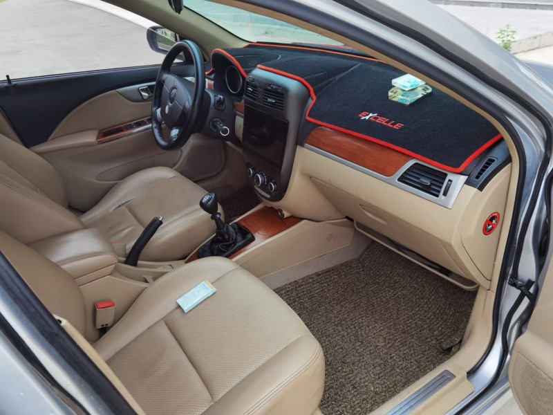 徐州12年别克凯越4