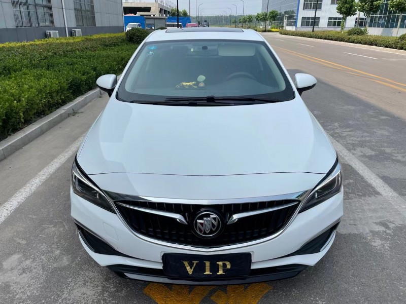 济宁19年别克威朗1