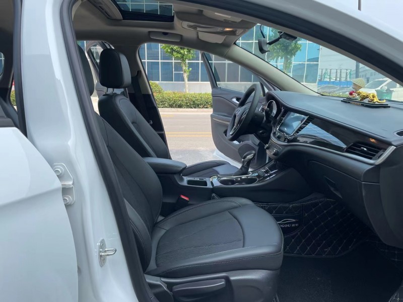 济宁19年别克威朗4