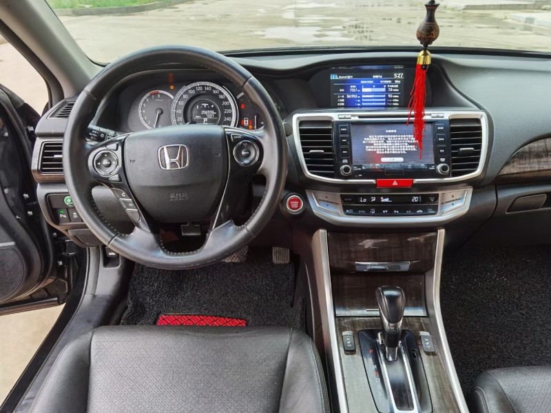 徐州15年本田雅阁3