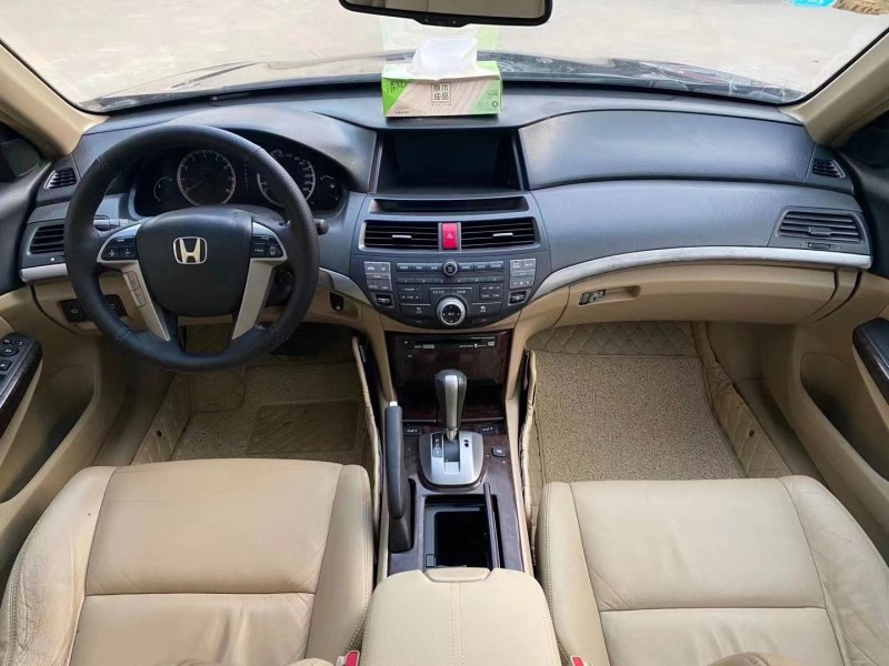 济宁08年本田雅阁5