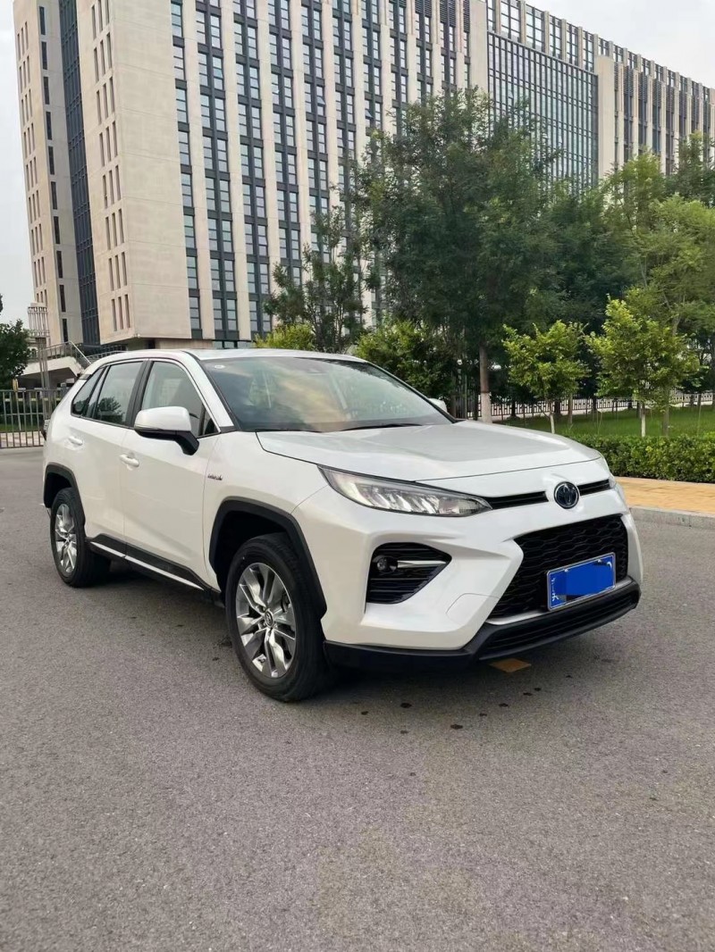 保定21年丰田威兰达3